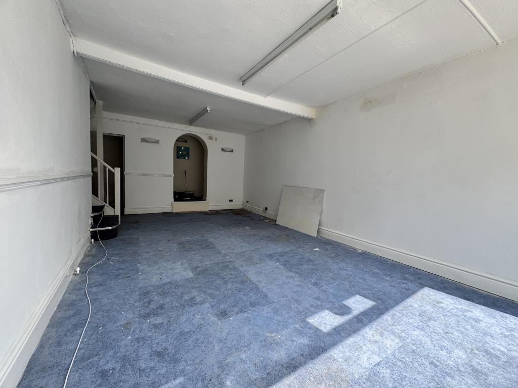 Lot: 78 - SHOP WITH OFFICE ACCOMMODATION ON UPPER FLOORS - Ground floor shop front with large window